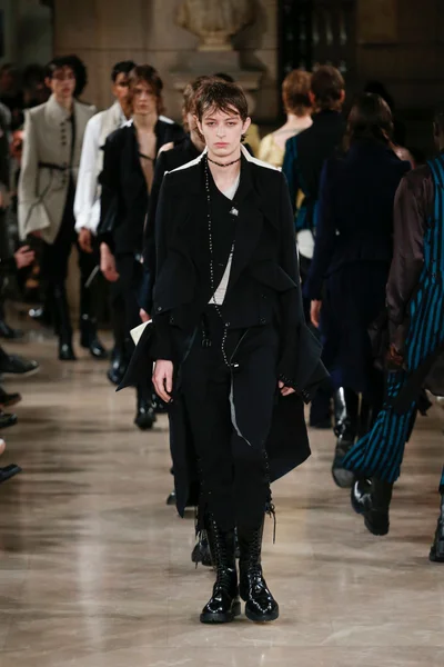Look 44
